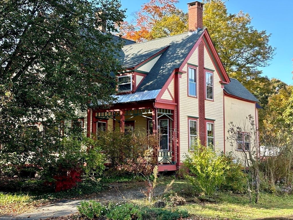 Exterior, Facade, Queen Anne Victorian