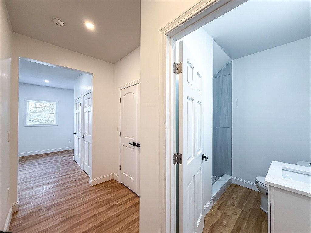 Interior, Recessed Lighting, Wood Texture Flooring