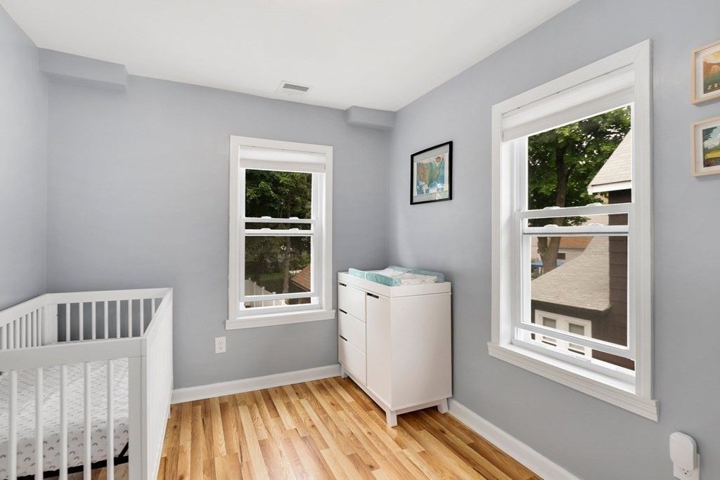 Interior, Washer, Wood Texture Flooring