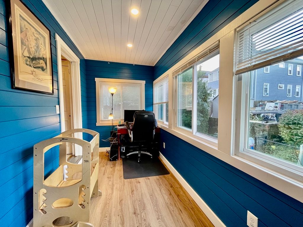 Home Office, Interior, Recessed Lighting, Wood Texture Flooring