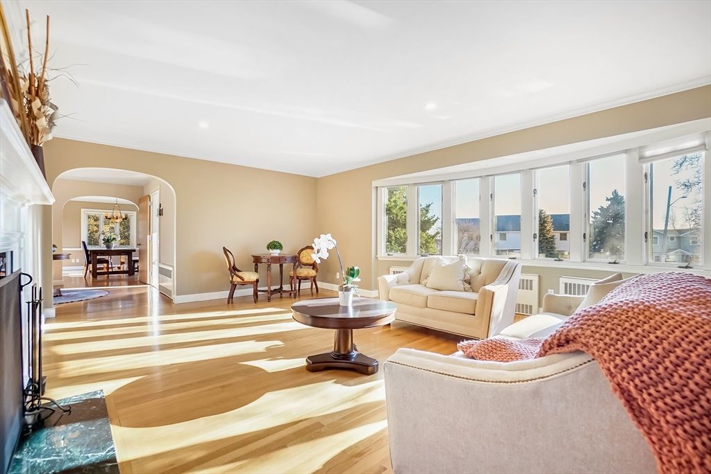 Dining room, Interior, Living room, Recessed Lighting, Water, Wood Texture Flooring