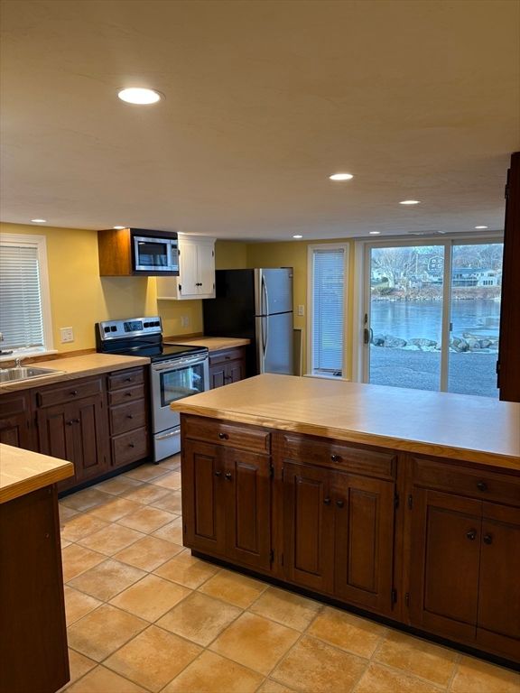 Interior, Kitchen, Recessed Lighting, Stainless Steel Appliances, Water