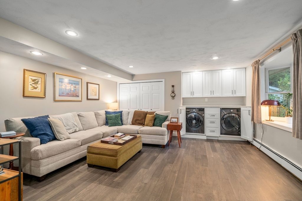 Interior, Living room, Recessed Lighting, Washer, Wood Texture Flooring