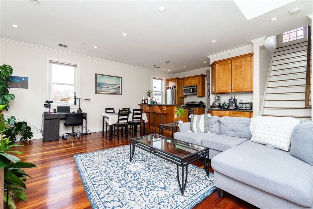 Dining room, Interior, Kitchen, Living room, Pendant Lights, Recessed Lighting, Stainless Steel Appliances, Wood Texture Flooring