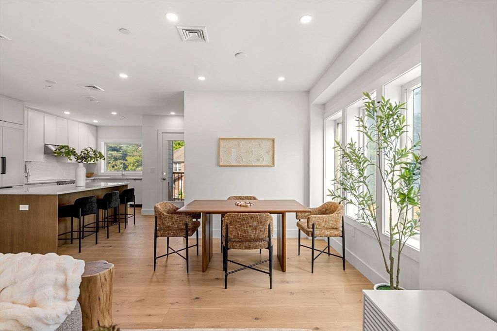 Dining room, Interior, Kitchen, Recessed Lighting, Wood Texture Flooring