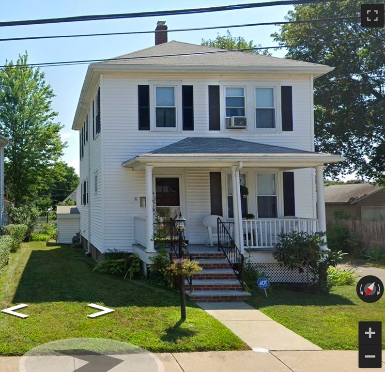 Exterior, Facade, American Foursquare