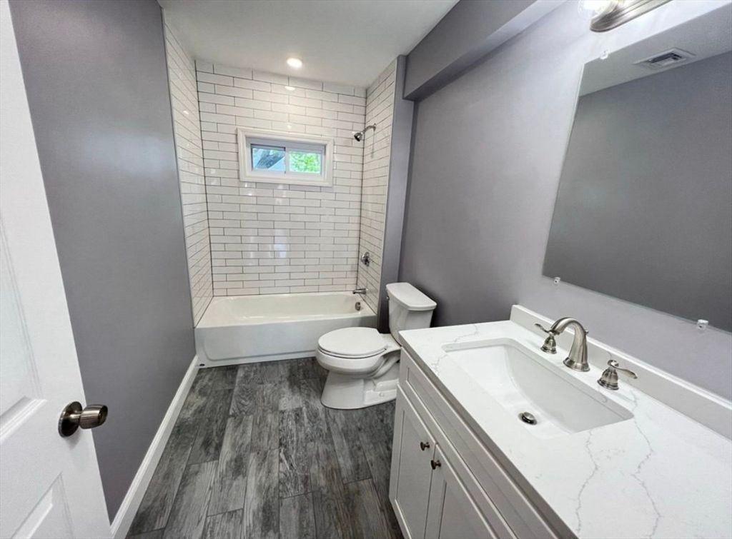 Bathroom, Interior, Recessed Lighting, Wood Texture Flooring
