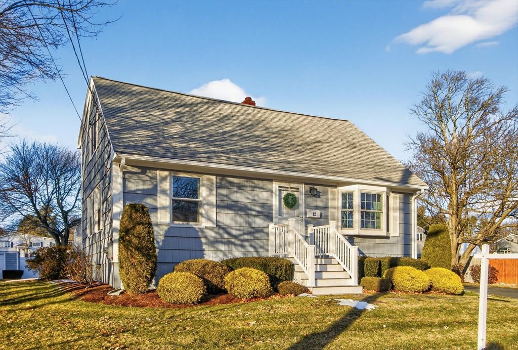 Exterior, Facade, Cape Cod
