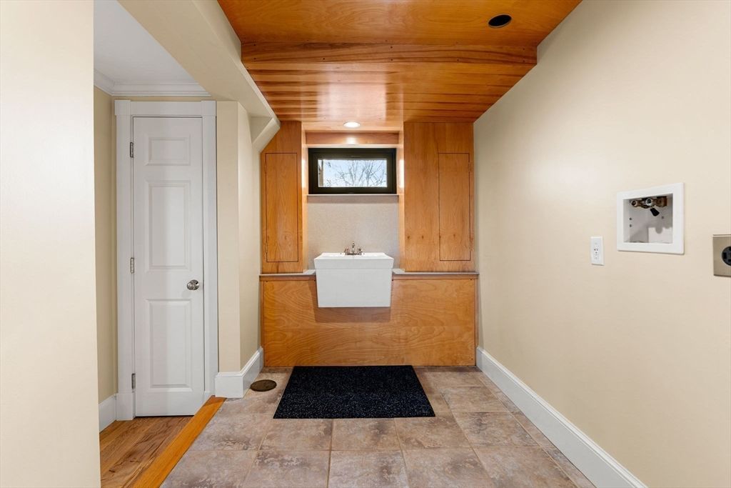 Interior, Recessed Lighting, Wooden Ceilings, Wood Texture Flooring, Wooden Walls