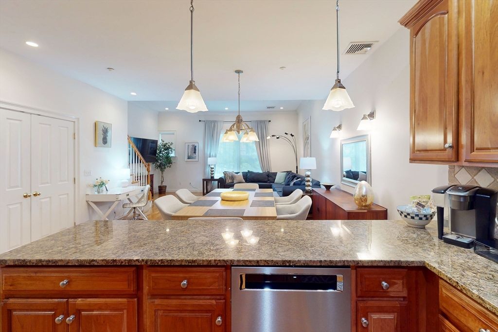 Dining room, Interior, Kitchen, Living room, Pendant Lights, Recessed Lighting, Stainless Steel Appliances
