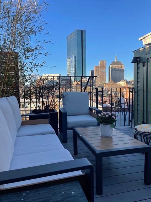 Exterior, Other, Skyline