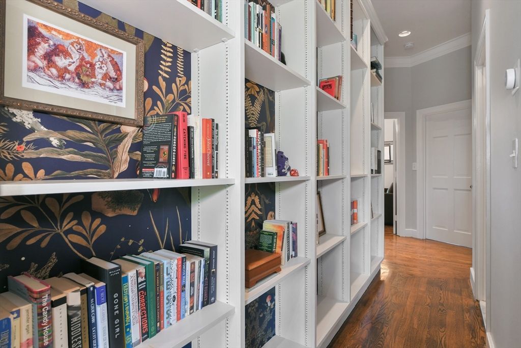 Interior, Recessed Lighting, Walk-in Closets, Wood Texture Flooring