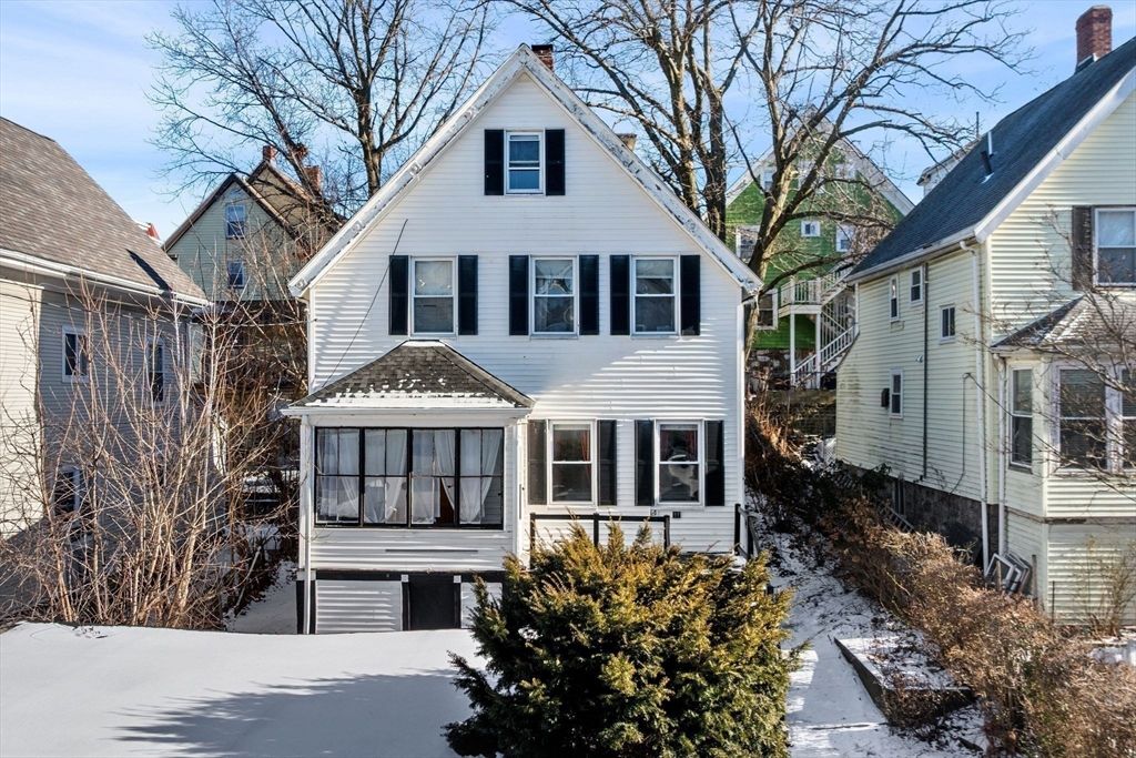 Exterior, Facade, Queen Anne Victorian