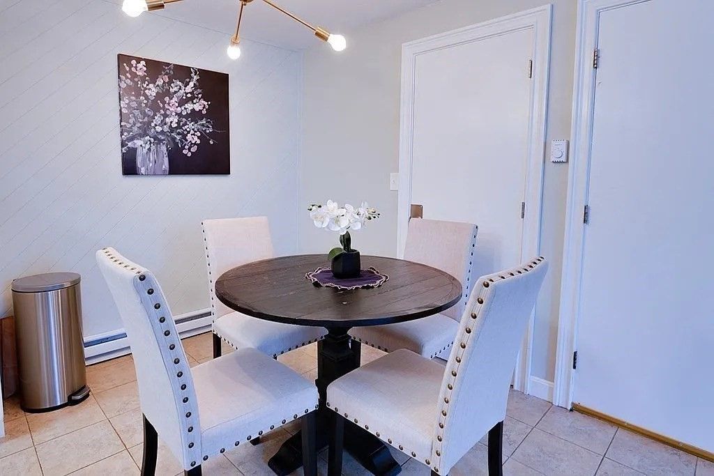 Dining room, Interior