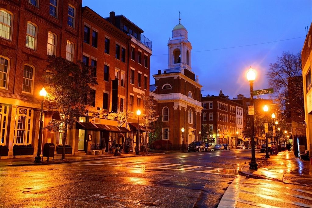 Exterior, Facade, Rowhouse