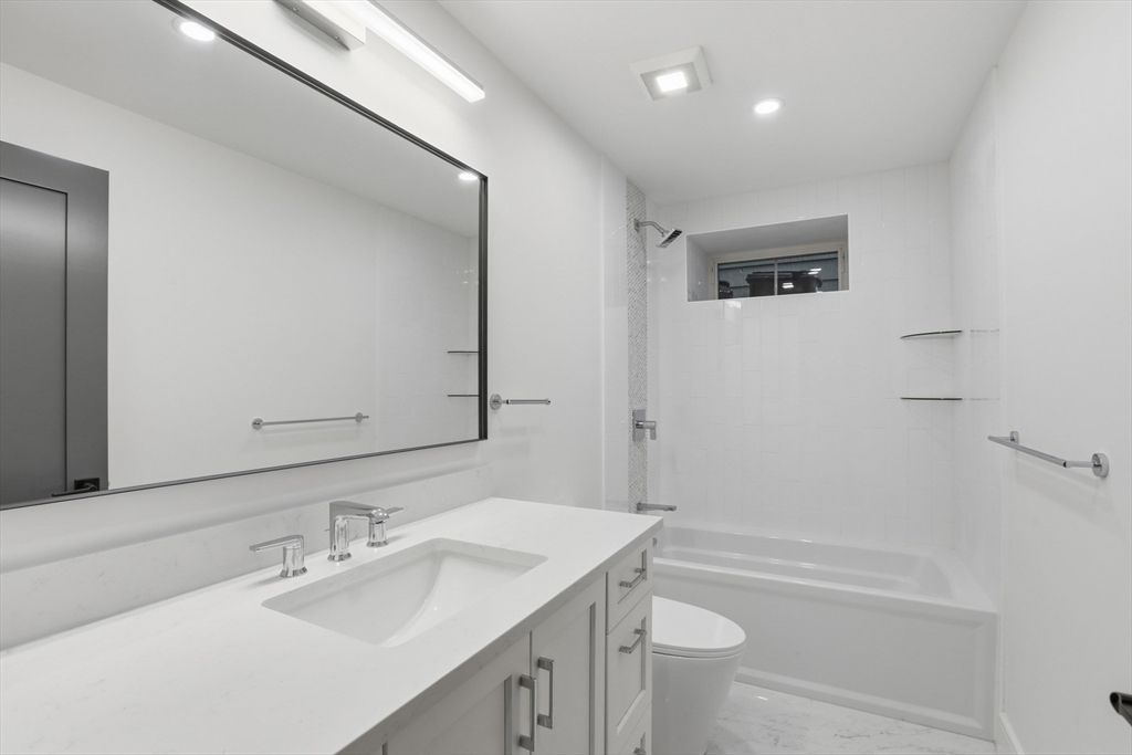 Bathroom, Interior, Marble, Recessed Lighting
