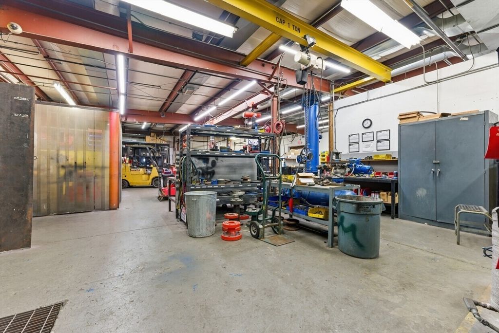 Garage, Interior, Recessed Lighting