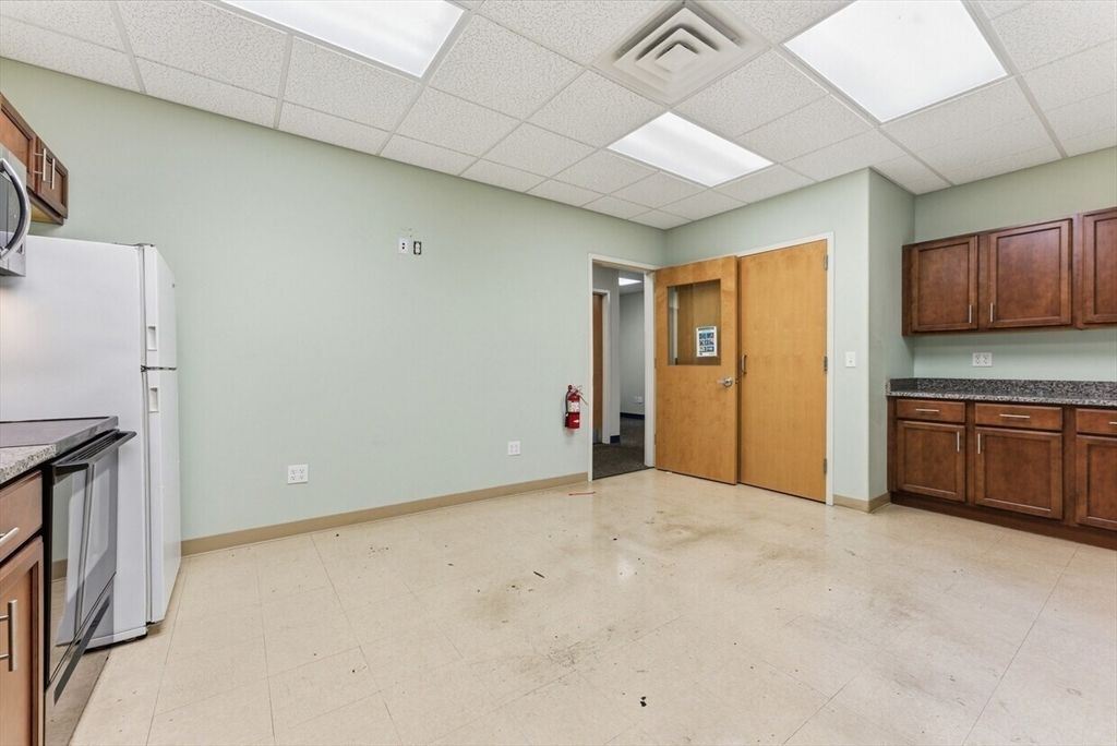 Empty room, Interior, Kitchen, Recessed Lighting