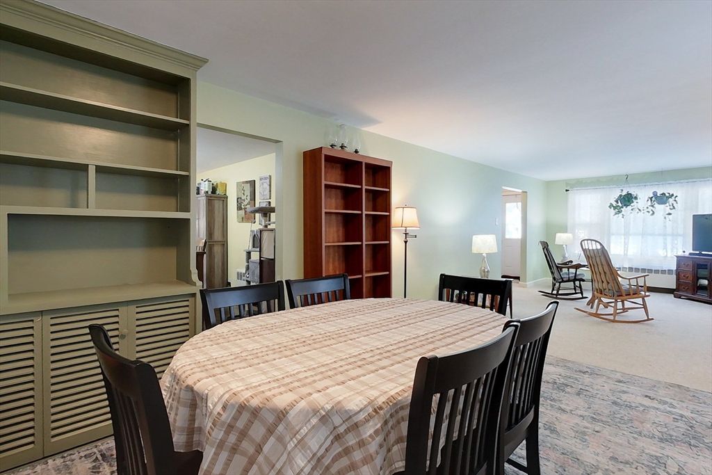 Dining room, Interior