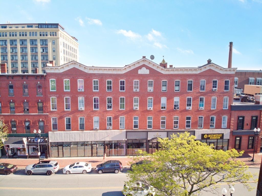 Exterior, Facade, Condo Building