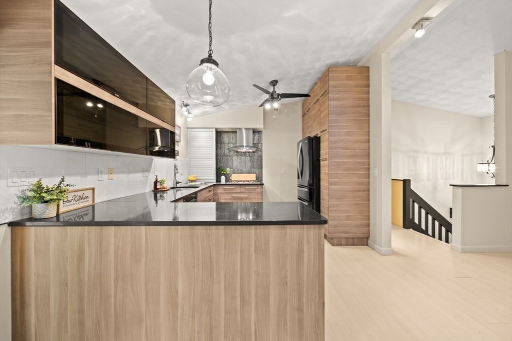 Interior, Kitchen, Pendant Lights, Wood Texture Flooring