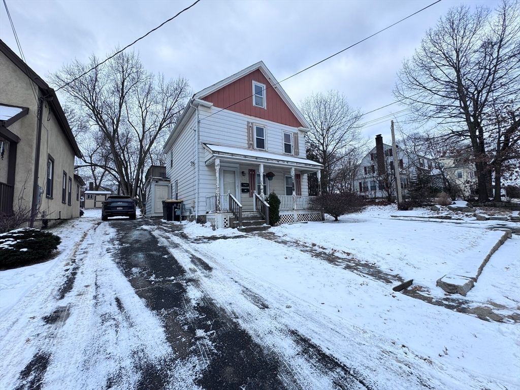 Backyard, Exterior, Facade, Queen Anne Victorian