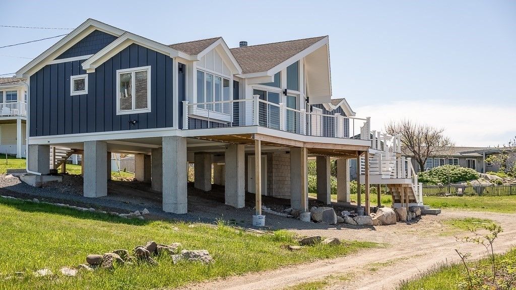 Exterior, Facade, Farmhouse