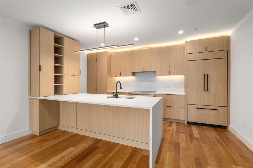 Interior, Kitchen, Pendant Lights, Recessed Lighting, Wood Texture Flooring