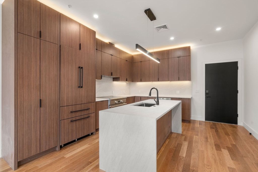 Interior, Kitchen, Pendant Lights, Recessed Lighting, Wood Texture Flooring