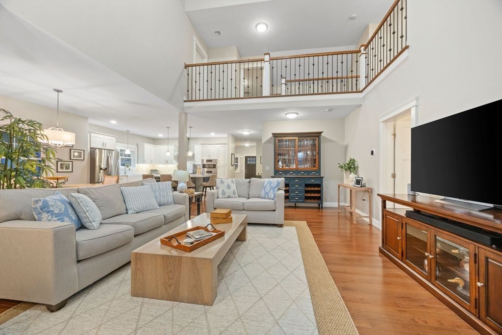 Interior, Kitchen, Living room, Pendant Lights, Recessed Lighting, Stainless Steel Appliances, Wood Texture Flooring