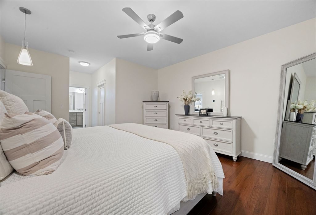Bedroom, Interior, Pendant Lights, Wood Texture Flooring
