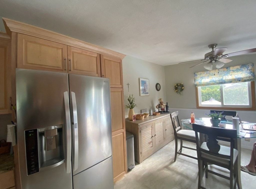 Dining room, Interior, Kitchen, Stainless Steel Appliances