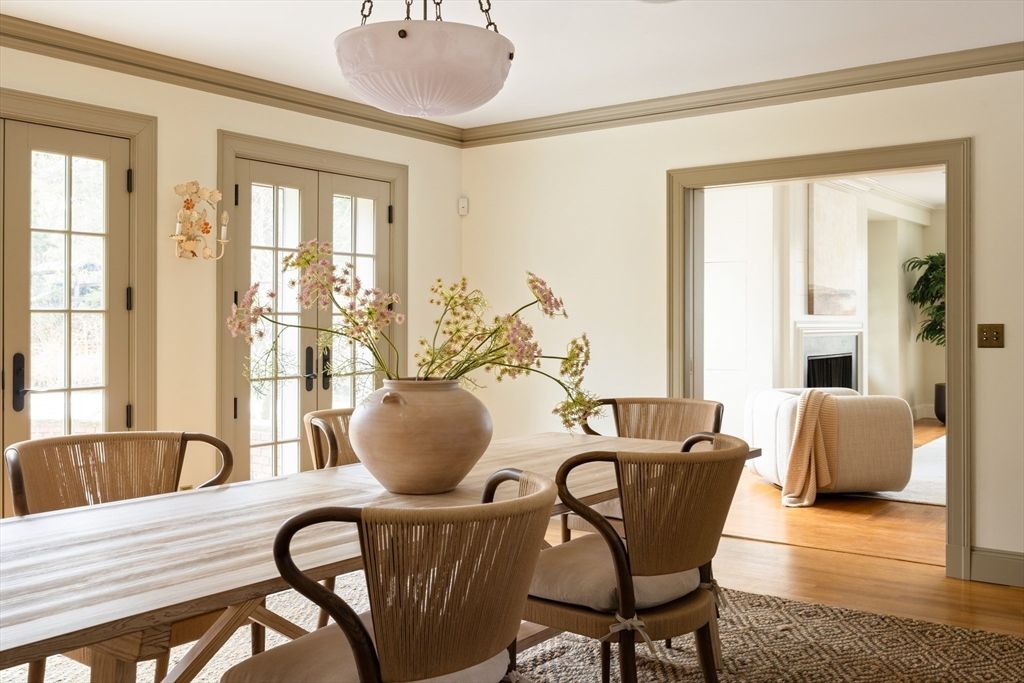 Dining room, Fireplace, Interior, Pendant Lights, Wood Texture Flooring