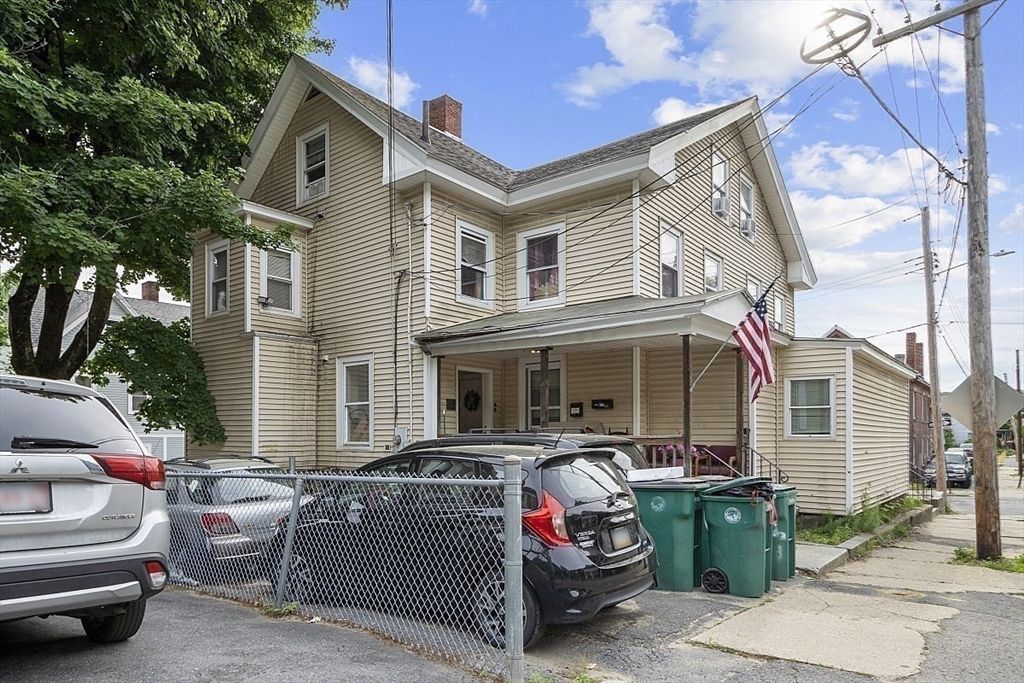Exterior, Facade, Queen Anne Victorian