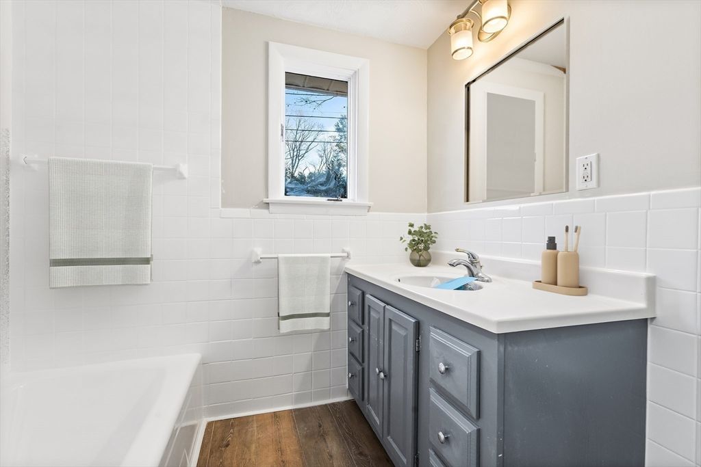 Bathroom, Interior, Wood Texture Flooring