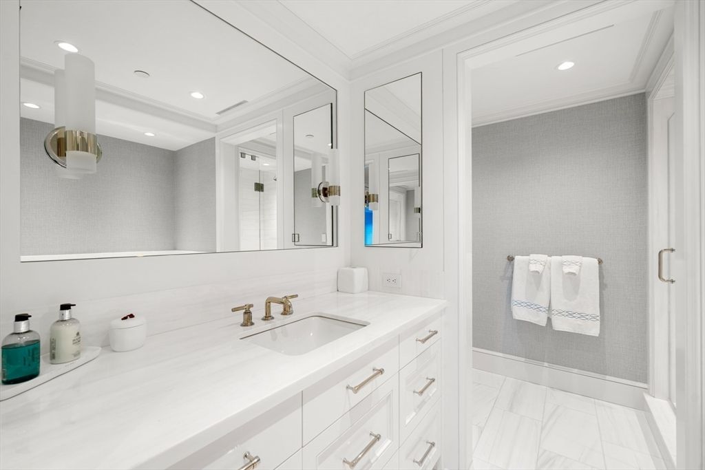 Bathroom, Dual Sink Vanities, Interior, Marble, Recessed Lighting