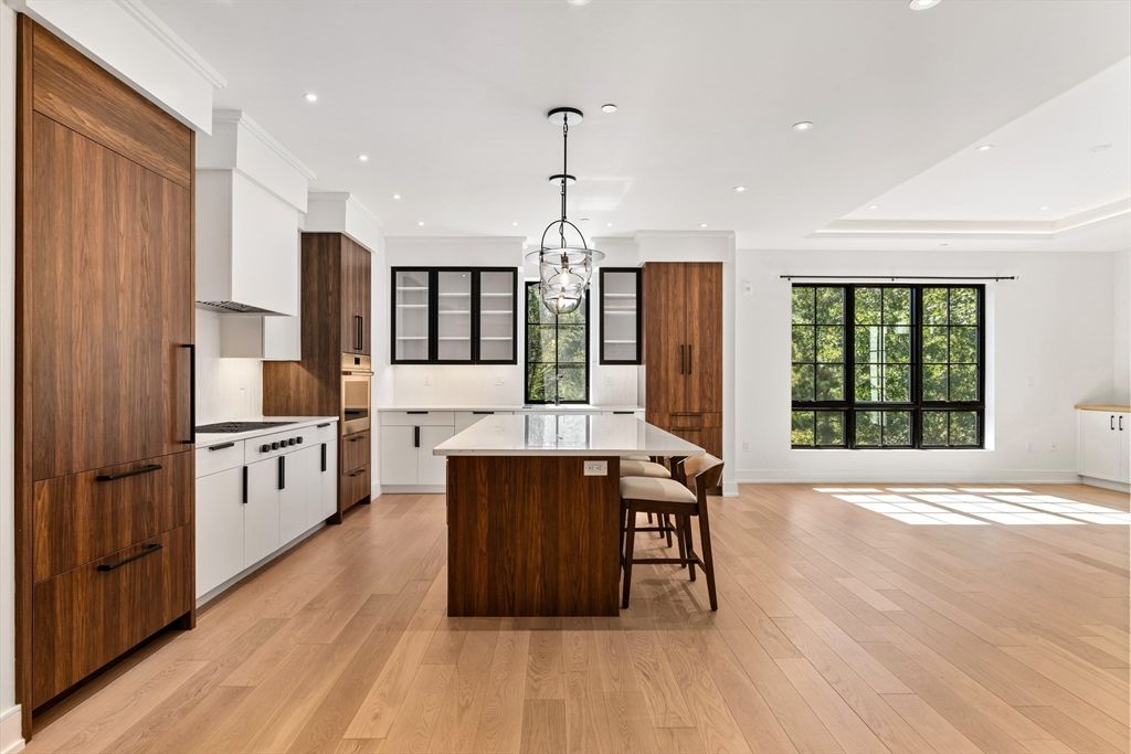 Chandelier, Dining room, Interior, Kitchen, Pendant Lights, Recessed Lighting, Wood Texture Flooring