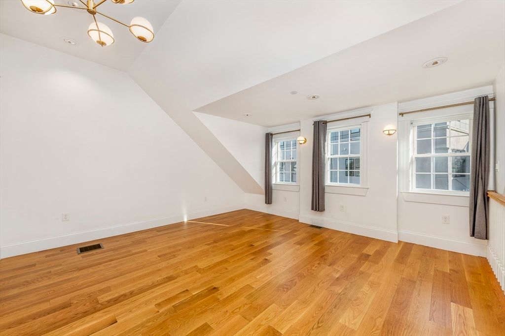 Empty room, Interior, Pendant Lights, Recessed Lighting, Wood Texture Flooring