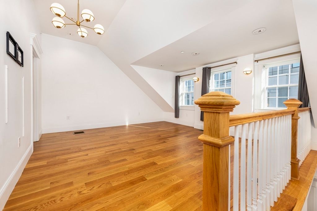 Interior, Pendant Lights, Recessed Lighting, Wood Texture Flooring