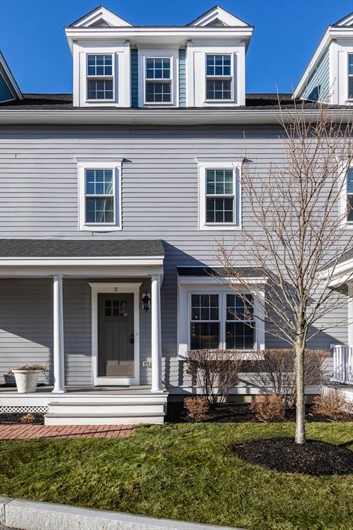 Exterior, Facade, American Foursquare
