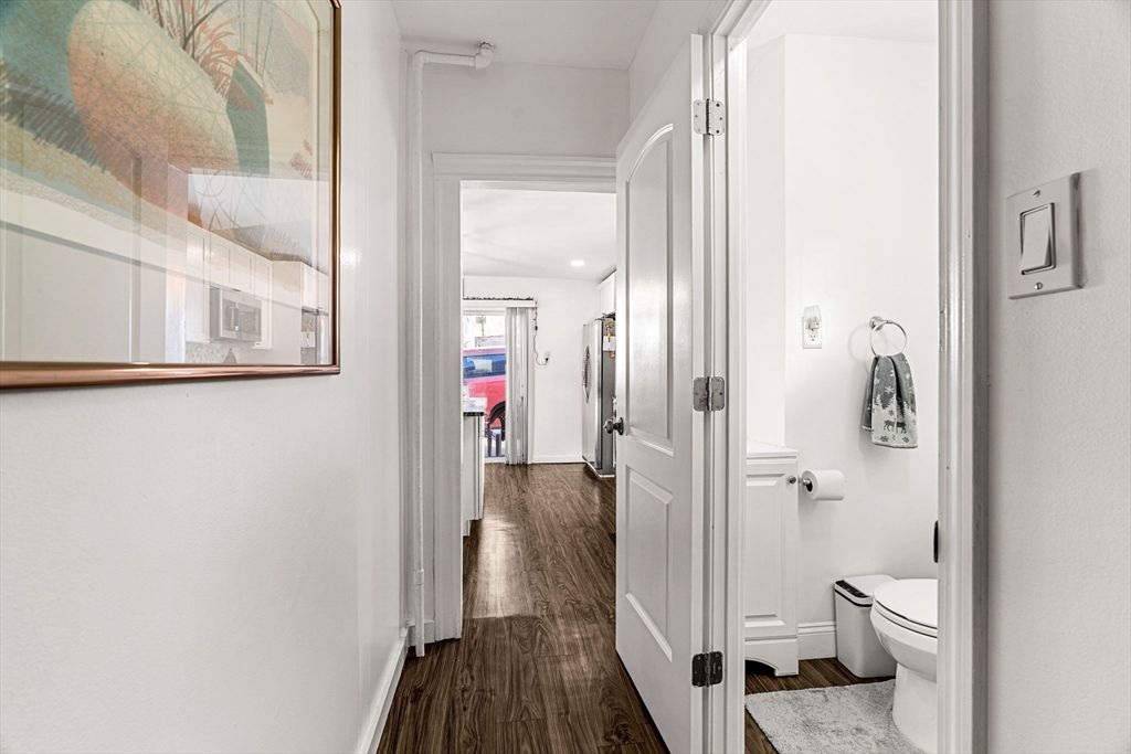 Bathroom, Interior, Recessed Lighting, Wood Texture Flooring