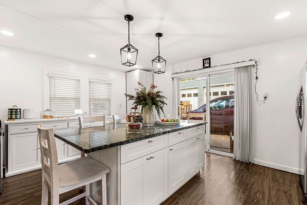 Dining room, Interior, Pendant Lights, Recessed Lighting, Wood Texture Flooring