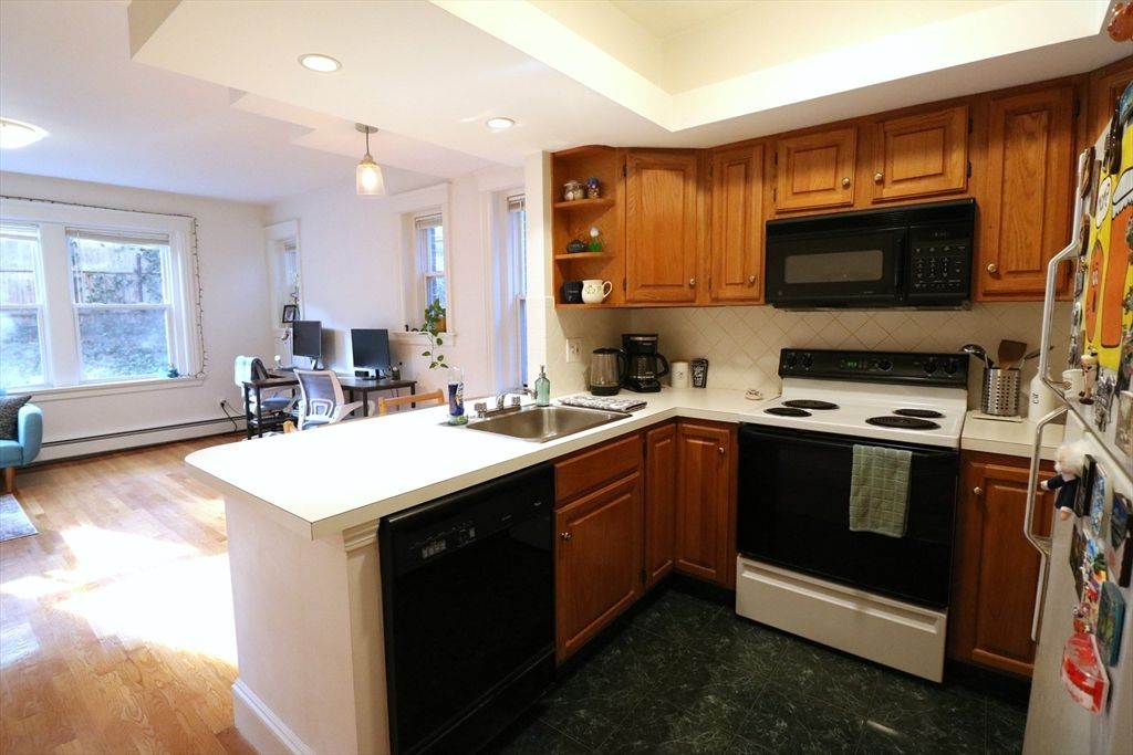 Dining room, Interior, Kitchen, Pendant Lights, Recessed Lighting, Wood Texture Flooring