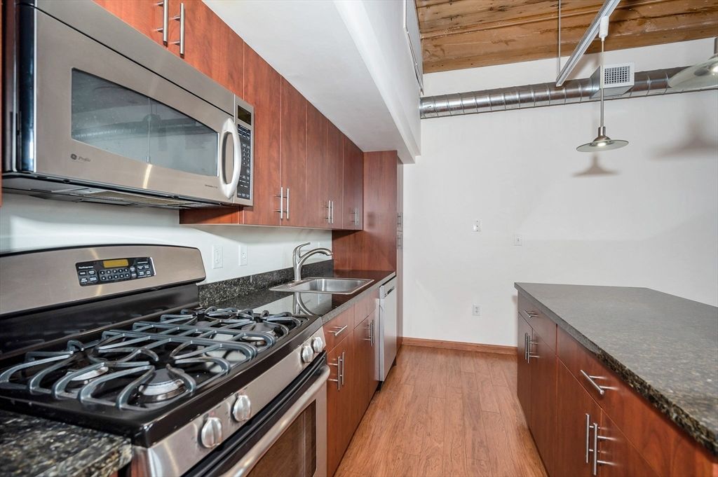 Interior, Kitchen, Pendant Lights, Wood Texture Flooring