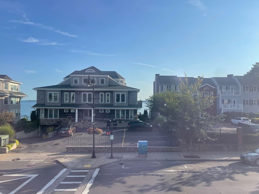 Exterior, Facade, Queen Anne Victorian