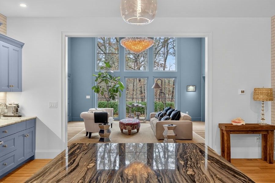 Chandelier, Interior, Living room, Recessed Lighting, Wood Texture Flooring