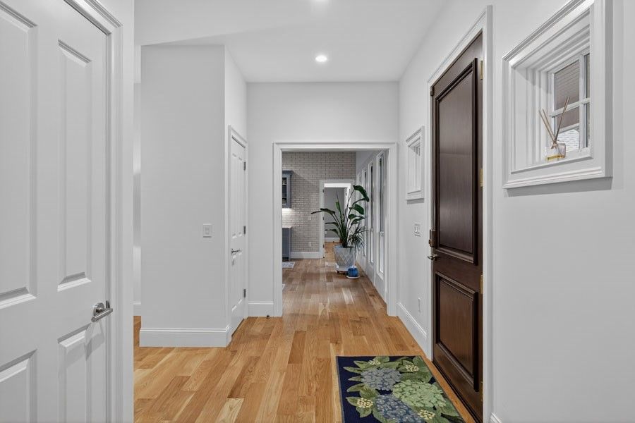 Interior, Recessed Lighting, Wood Texture Flooring