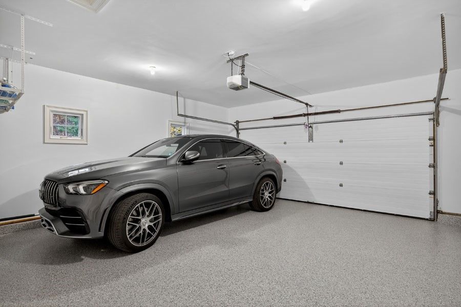 Garage, Interior