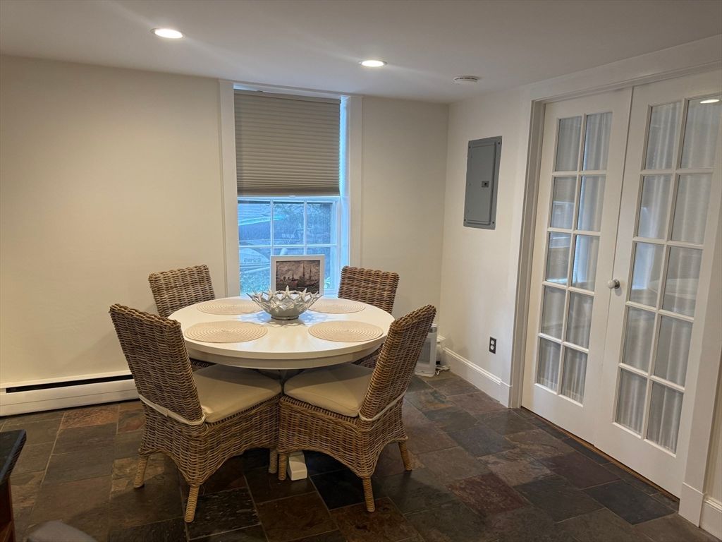 Dining room, Interior, Recessed Lighting