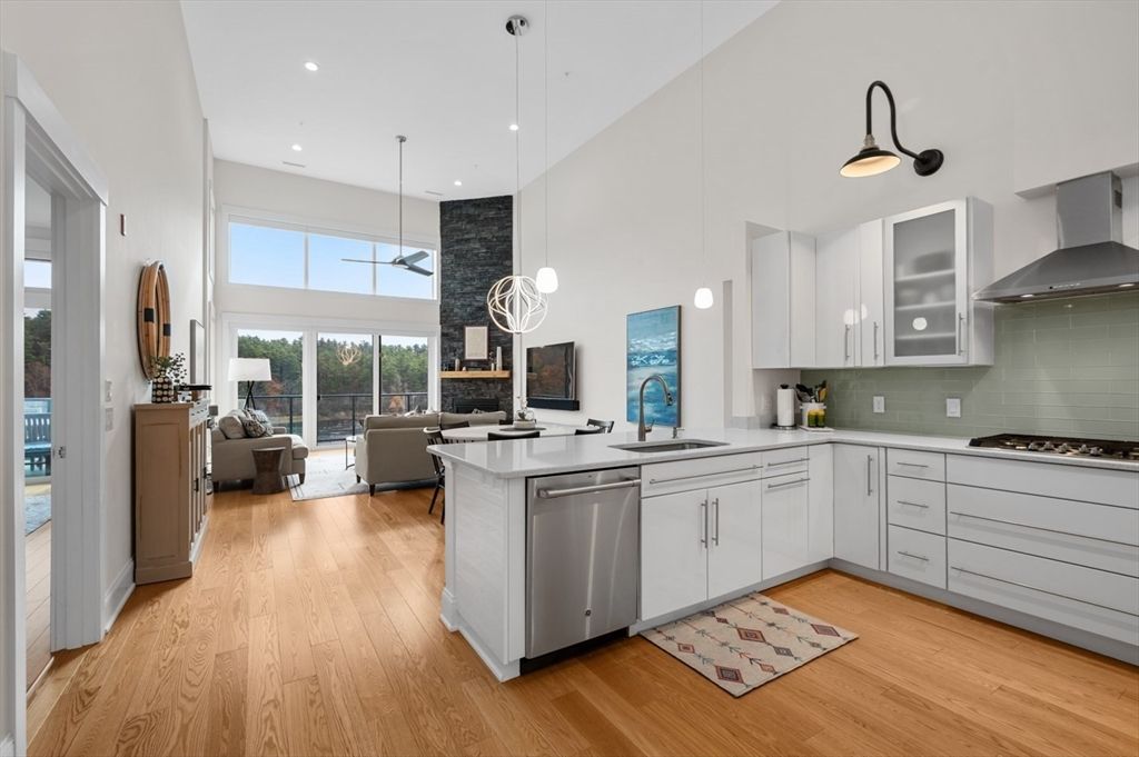 Interior, Kitchen, Living room, Pendant Lights, Recessed Lighting, Stainless Steel Appliances, Wood Texture Flooring